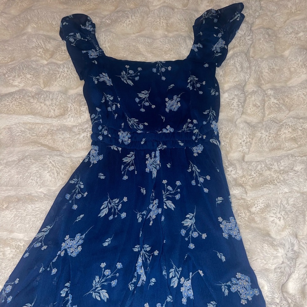 Blue Flowery Dress! Beautiful MUST-NEED
